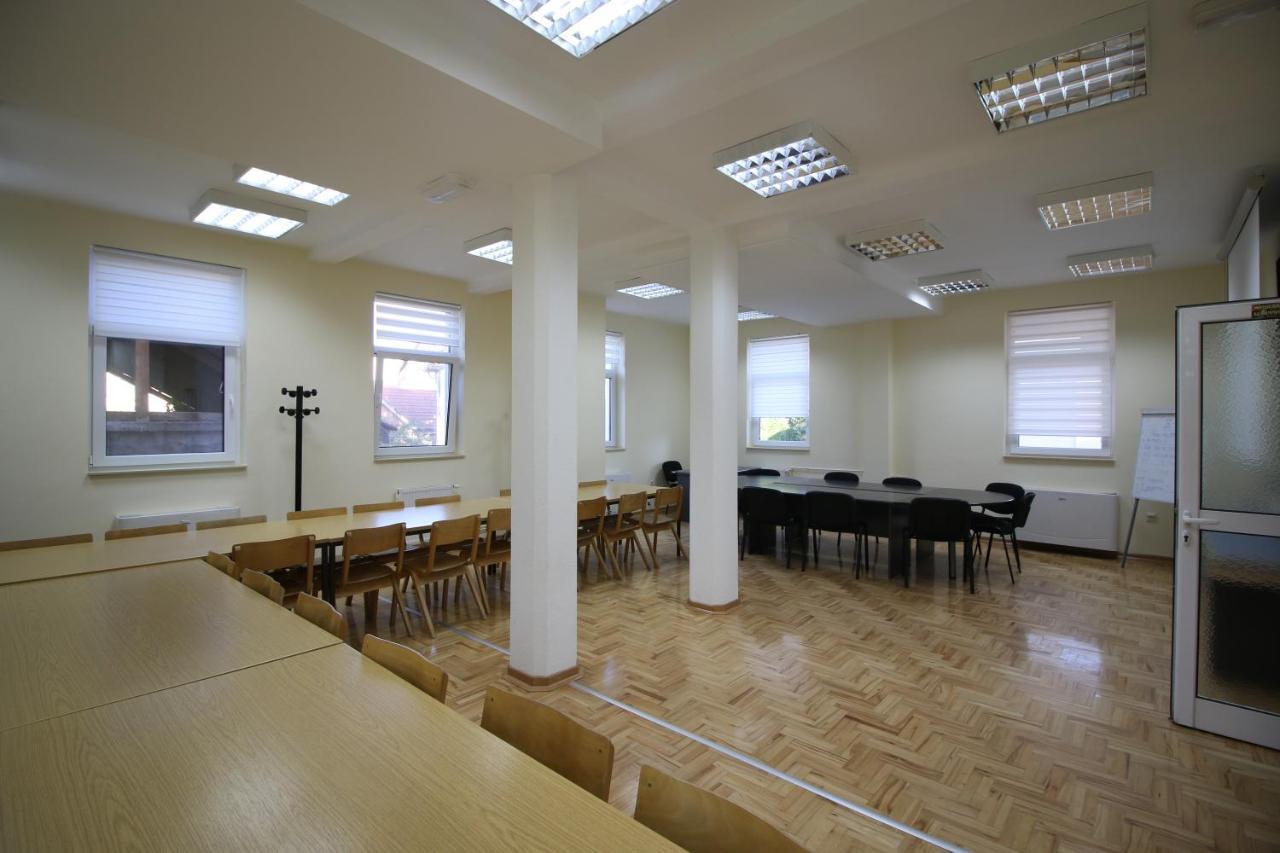 Hostel Teresianum Aleksinac Luaran gambar