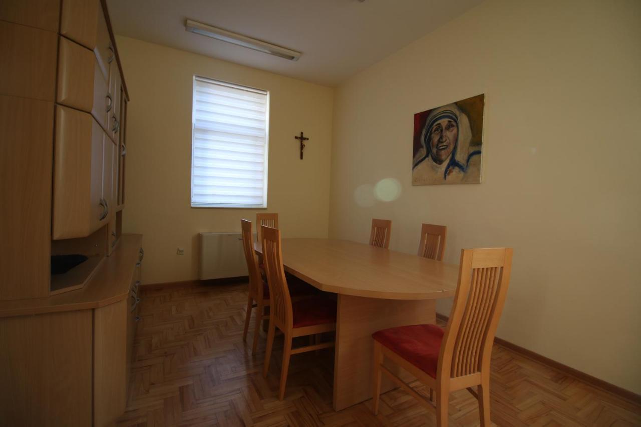 Hostel Teresianum Aleksinac Luaran gambar