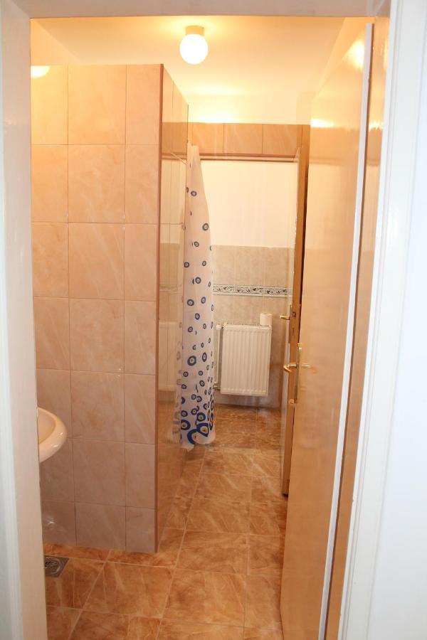 Hostel Teresianum Aleksinac Luaran gambar
